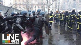 Police contre pompiers Violents heurts  Paris  France 28 janvier 2020 [upl. by Kcinnay536]