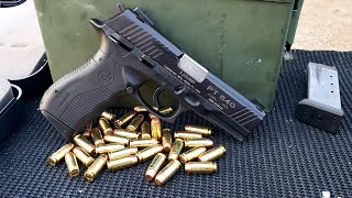 Taurus PT840 Review amp Shoot 40 SampW PT840  TH40 [upl. by Dedie685]