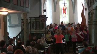 Der Chor quotKlangfarbenquot singt quotEingeladen zum Fest des Glaubensquot [upl. by Oler]